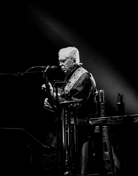 Bruce Cockburn - The Heights Theater Houston TX - photo Tom Darin Liskey
