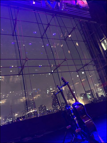 Bruce Cockburn - Billboard views - Tokyo,Japan - Sept2018 - photo Yamazaki Takeshi