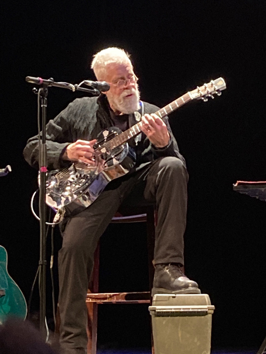 Bruce Cockburn - 12 March 2022 - Barrymore Theatre - Madison - photo Efim Kolobov