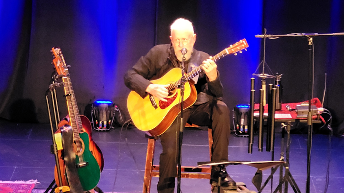 Bruce Cockburn - 27 February 2022 - Boston -  photo hobbes4444