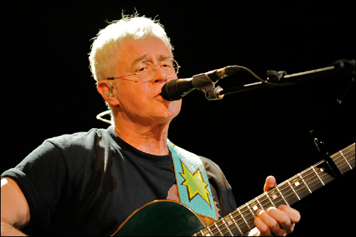 Bruce Cockburn at L'Astral, Montreal, 13April2011. Photo by Jacques Th�riault