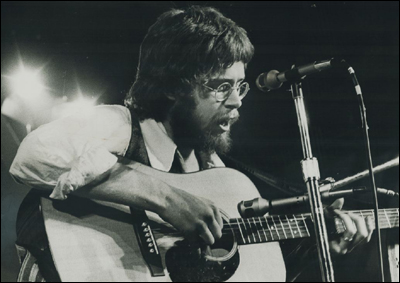 Bruce Cockburn 1972 - Photo Ron Bull / Getty