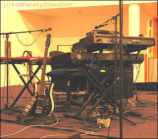 Keyboards Julie Wolf - Mateel Community Center - photo: bobbi wisby