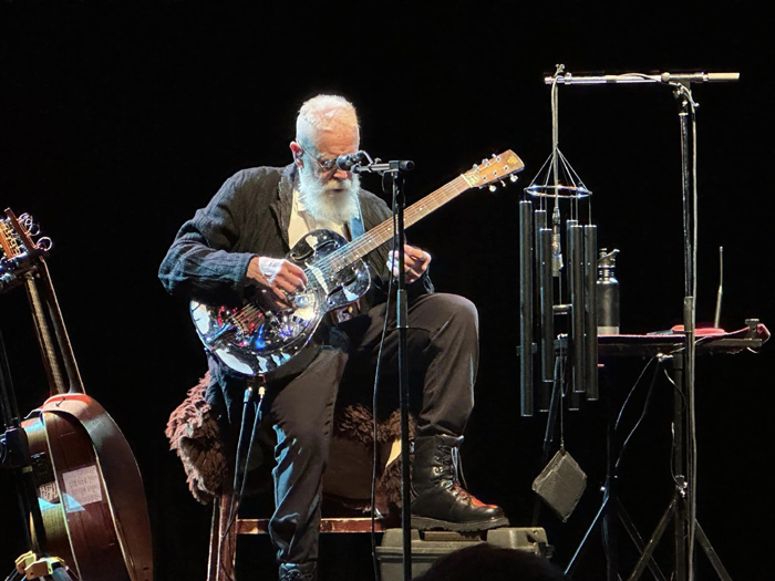 Bruce Cockburn - 14feb23 - Lincoln, NE - photo Matthew Williams